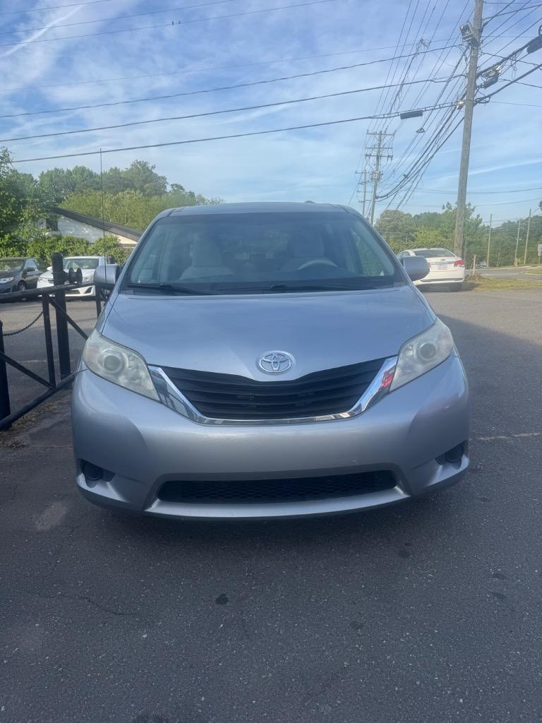 2013 Toyota Sienna LE